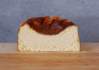 ■Basque cheesecake / バスクチーズケーキ（4号/4〜6名様分）『ゴロっとトロっと』濃厚さと焦げ目とのバランスが絶妙。