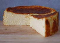 ■Basque cheesecake/バスクチーズケーキ（5号/6〜8名様分）『ゴロっとトロっと』濃厚さと焦げ目とのバランスが絶妙。
