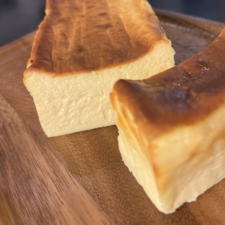 ■Premium cheese terrine/プレミアムチーズテリーヌ　パウンド型/5〜6名様分）『しっとりなめらか』フレーバーがアクセントの豊潤な味わい。
