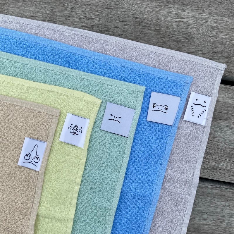 刺繍タオルハンカチ ポルカドットスティングレイ | átoa MUSEUM