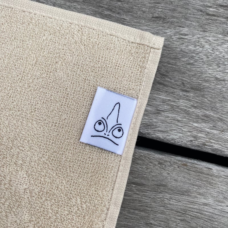 刺繍タオルハンカチ エボシカメレオン | átoa MUSEUM SHOP アトア