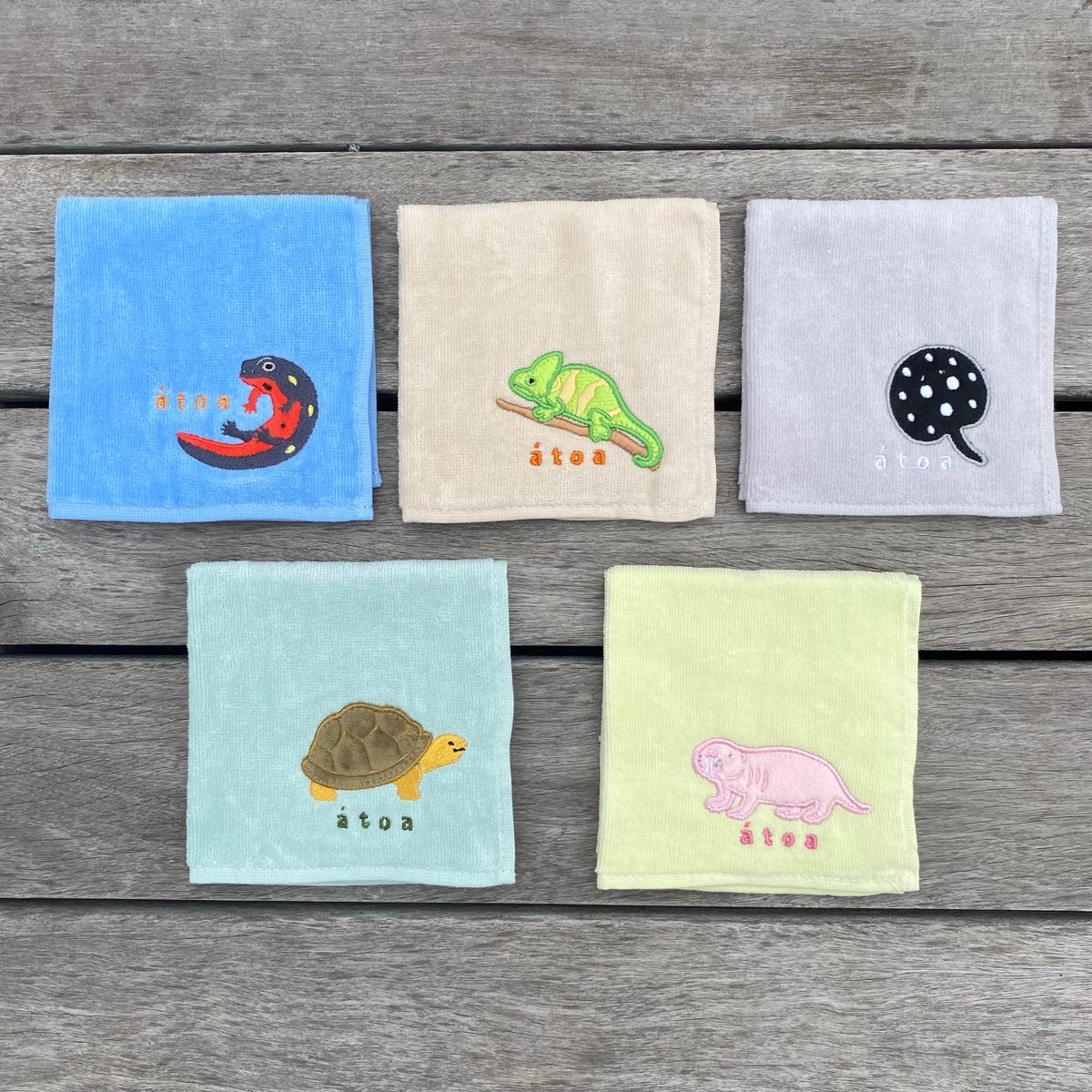 FUWARAポルカドット☆タオル＆ハンカチセット 刺繍タオルハンカチ ポルカドットスティングレイ | átoa MUSEUM