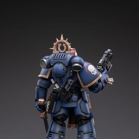 Warhammer 40K Ultramarines Primaris Lieutenant Amulius 1/18 Scale Figure