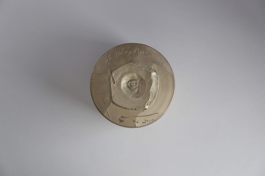 内田鋼一・白金彩線刻文茶盌 | ///