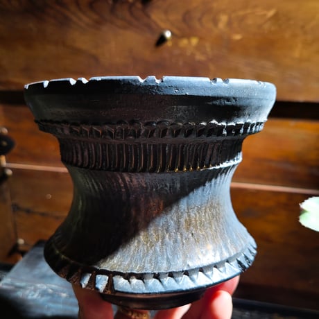 "Terra-Vogue" pot