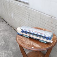 始めから座席が倒されている優しい新幹線