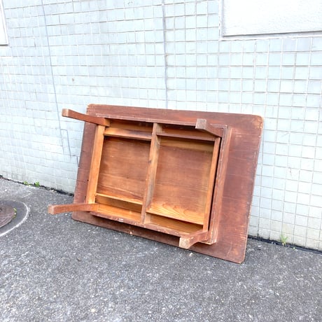 膝カックン