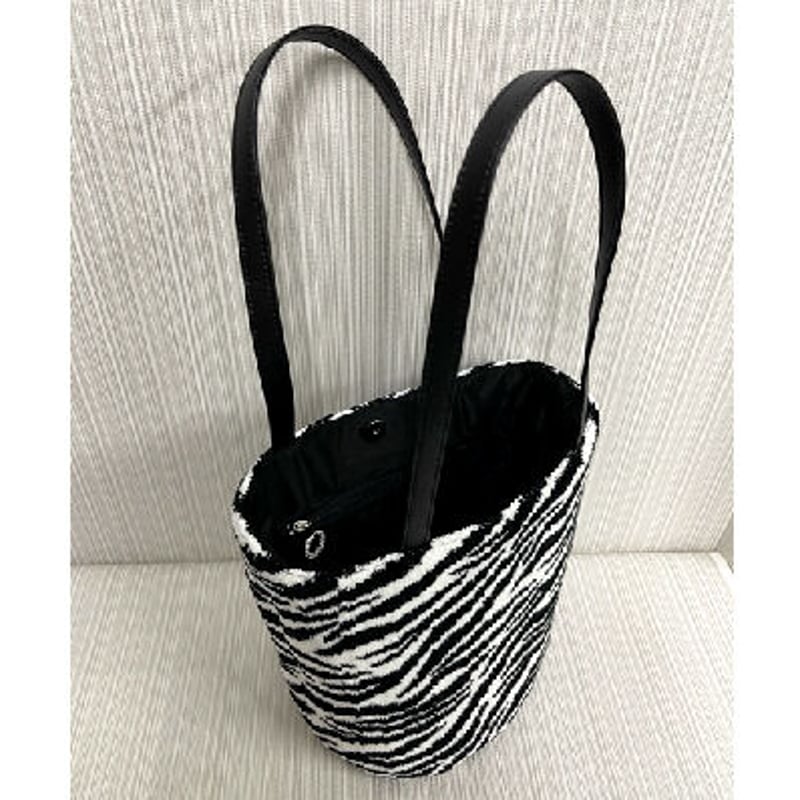 ファーバック -Zebra- | Fave