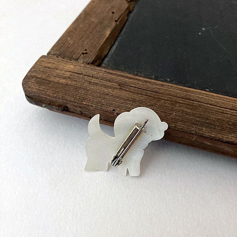 シェルの犬のブローチ 白蝶貝 マザーオブパール ドックブローチ | cocon