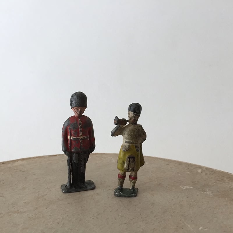 lead figure / 衛兵フィギュリン 英国の鉄のおもちゃ | cocon