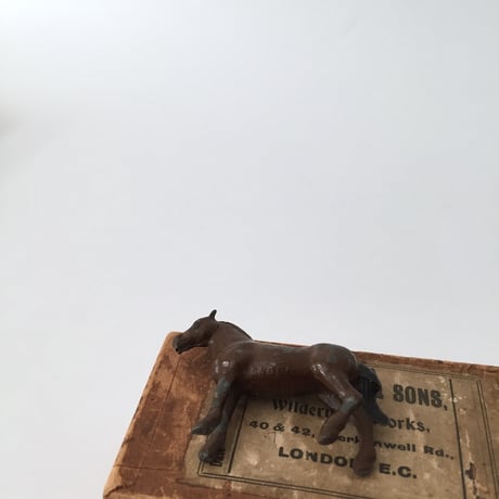 horse lead figure / 鉄の馬フィギュリン