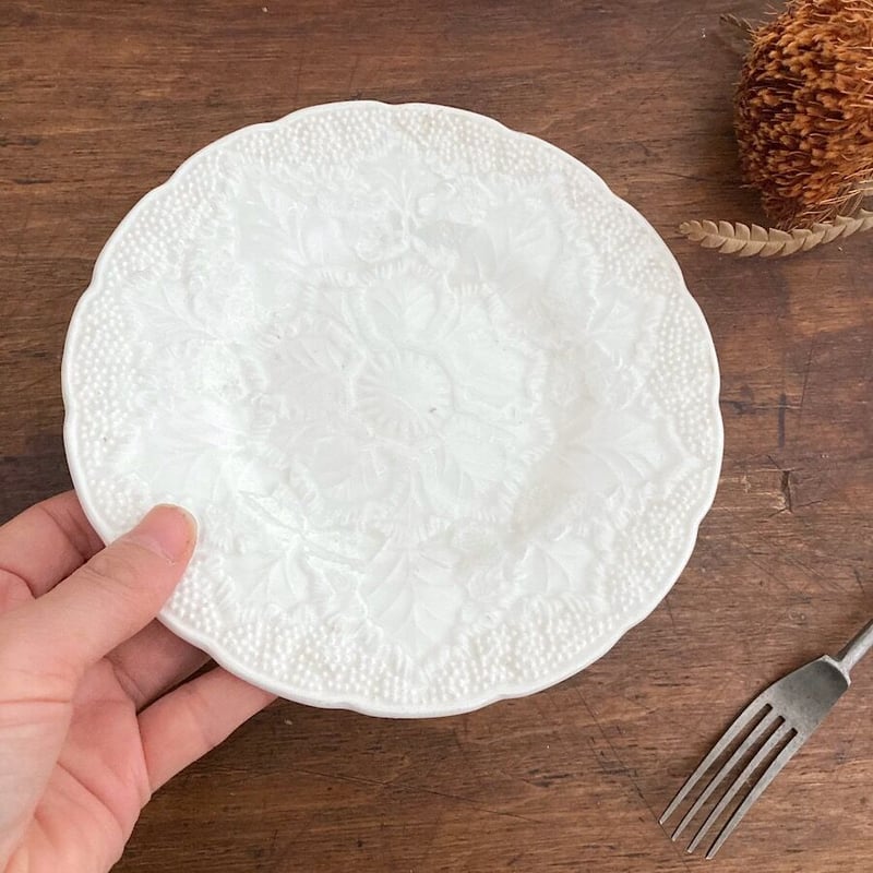 wedgwood plate ウェッジウッド フラワーレリーフ ミモザ エンボス | cocon