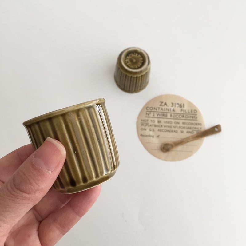 egg cup / 陶器のエッグスタンド アンティークエッグカップ | cocon