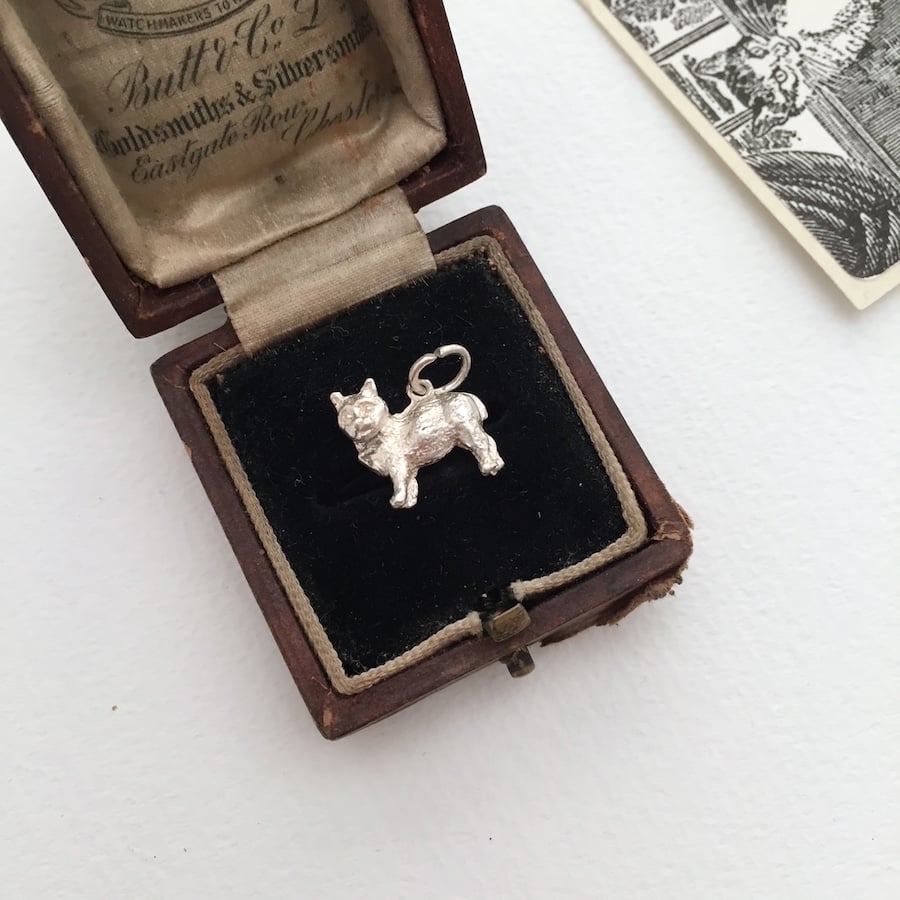アンティーク　シャトレーン裁縫チャーム　ペンダントトップ　レア　希少 cat pendant top / アンティークシルバーねこチャーム 猫 cat charm