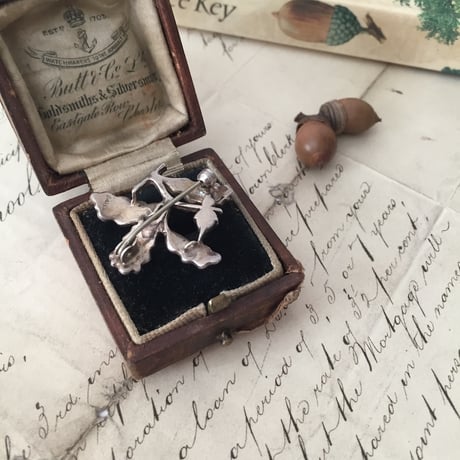 acorn brooch / アンティークシルバードングリブローチ