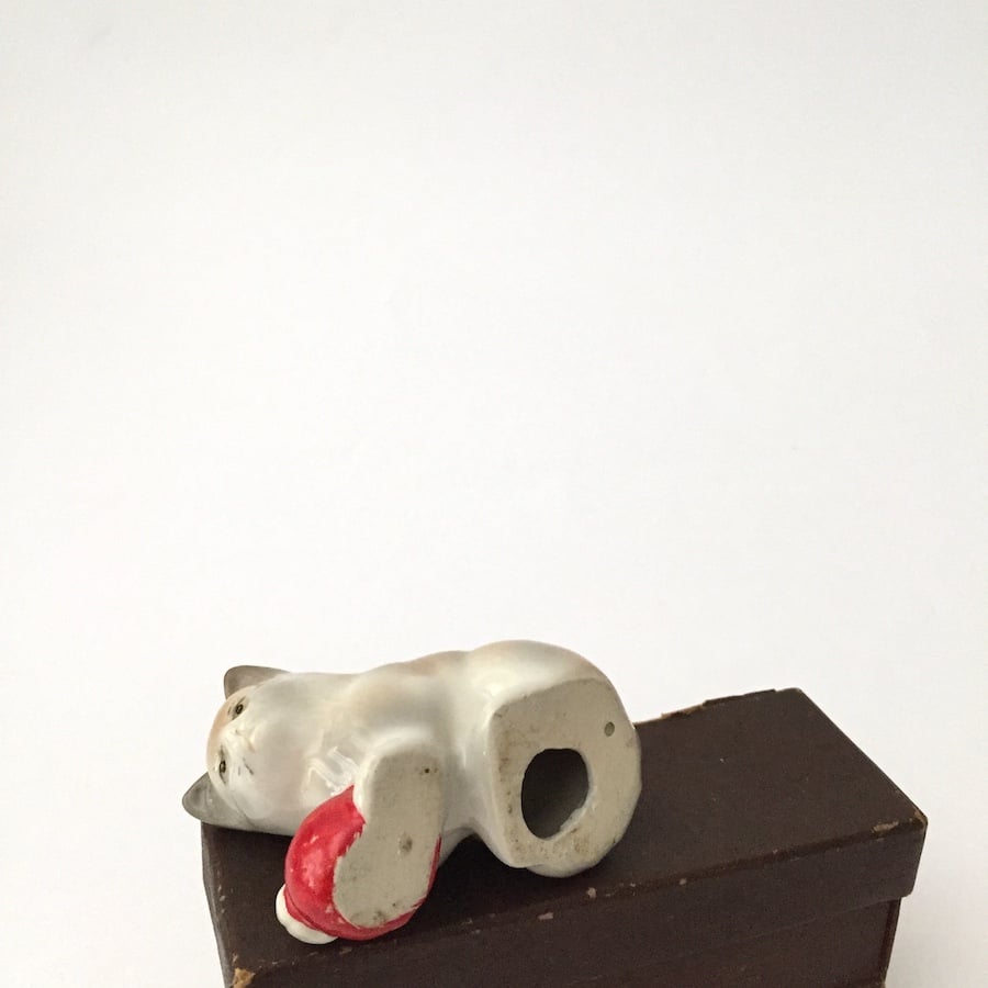 cat figure / アンティーク猫おきもの | cocon