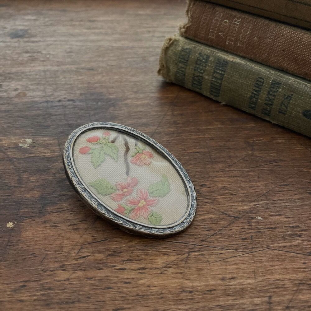 flower brooch アンティーク刺繍ブローチ ニードルワーク フラワー | cocon