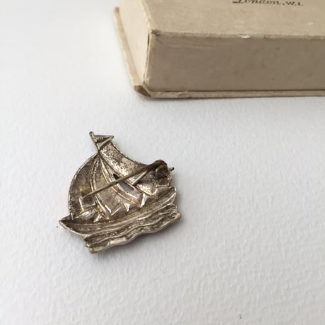 brooch / アンティークヨットのブローチ