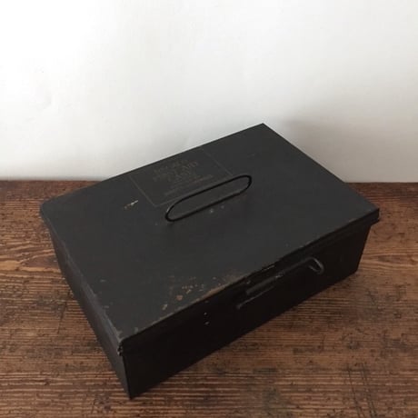 first aid tin / アンティークファーストエイド缶　救急箱
