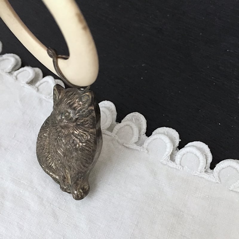 cat baby rattle / アンティーク猫のベビーラトル シルバーキャット