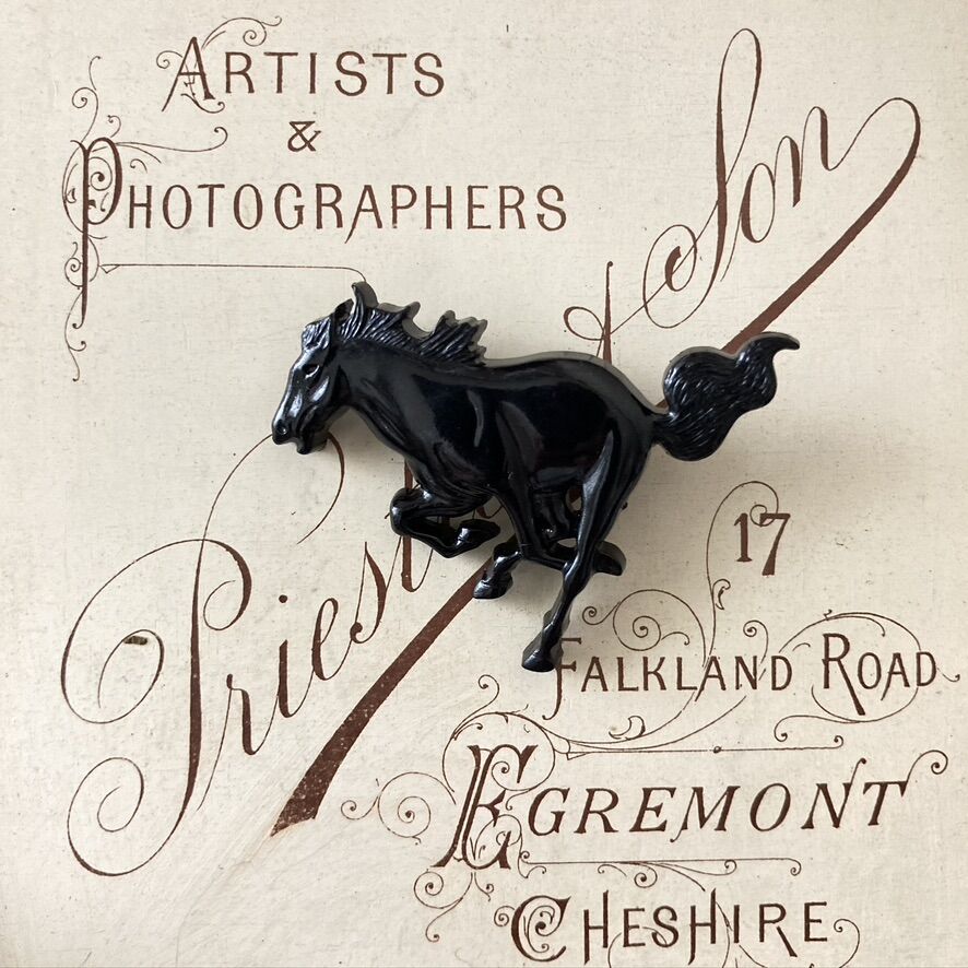 馬ブローチ | cocon