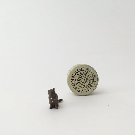 brown cat lead figure / 鉄のねこフィギュリン