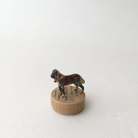 dog lead figure / 鉄の犬フィギュリン