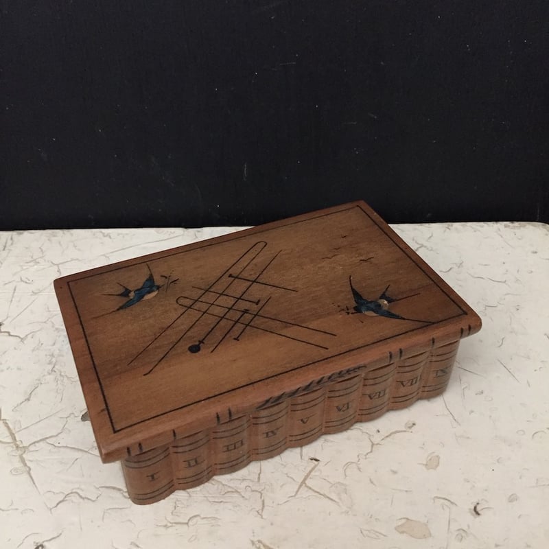 wooden box / アンティークモシュリンヌ木箱 | cocon