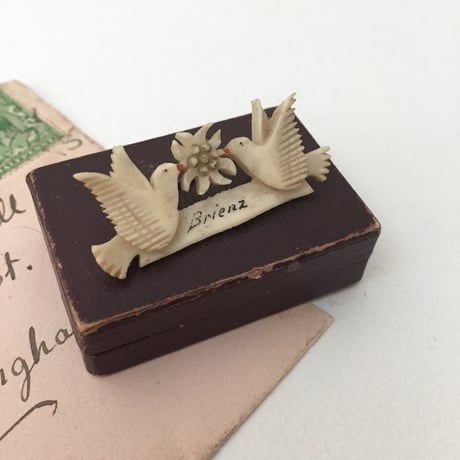 ivory bird brooch /　アンティークアイボリーバードブローチ
