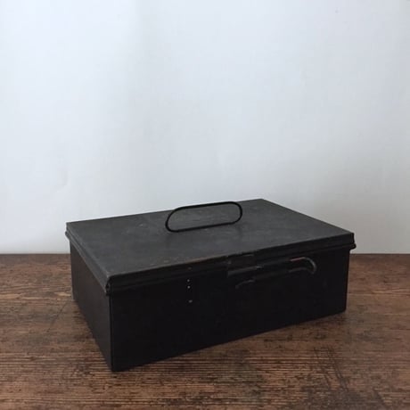 first aid tin / アンティークファーストエイド缶　救急箱