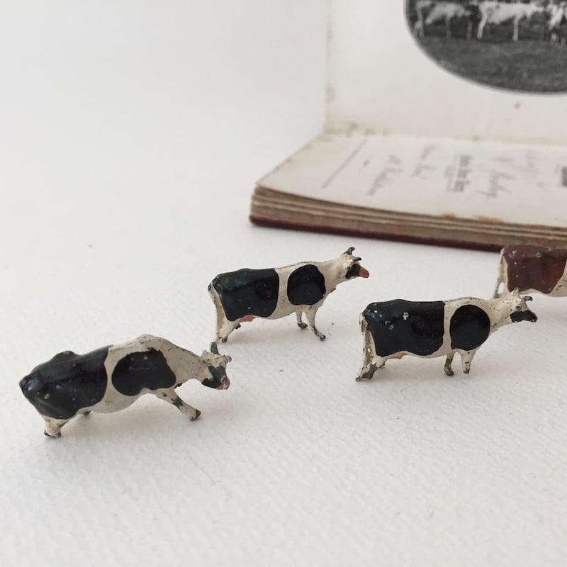 lead cow figure / 鉄の動物牛のおもちゃフィギュリン | cocon