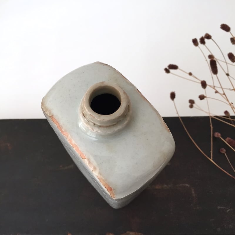 白磁の瓶 / 陶器のボトル 花瓶 | cocon