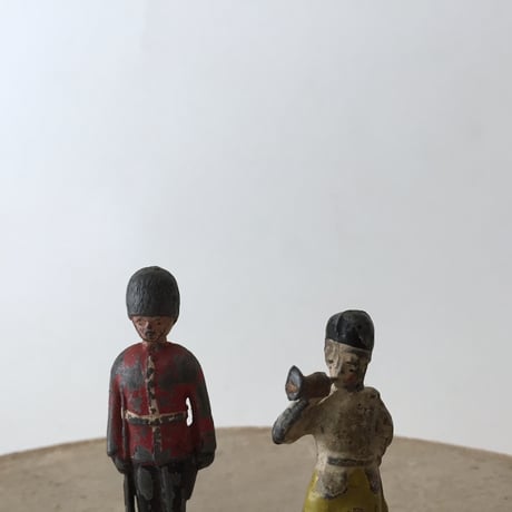 lead figure / 衛兵フィギュリン 英国の鉄のおもちゃ