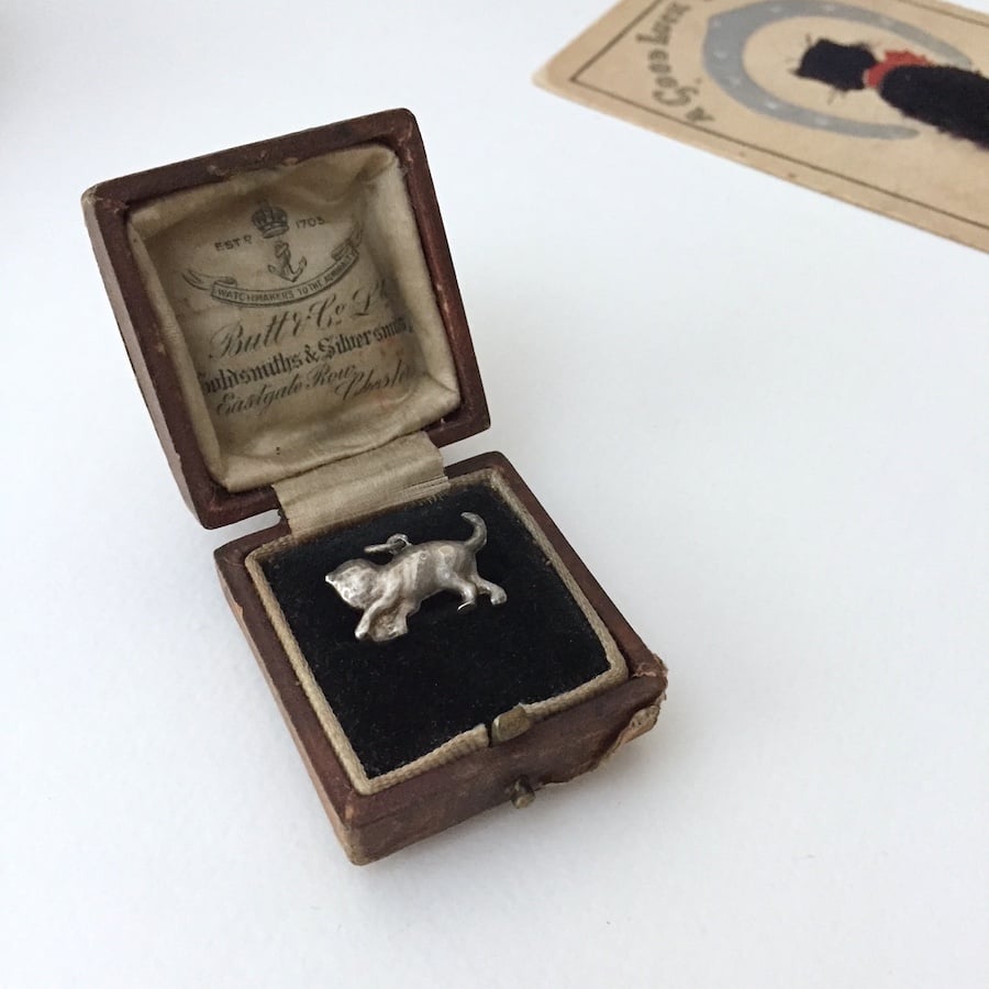 cat pendant top / アンティークシルバーねこチャーム cat charm |