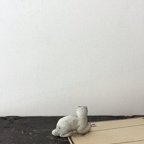 cat figure / アンティーク猫の置きもの
