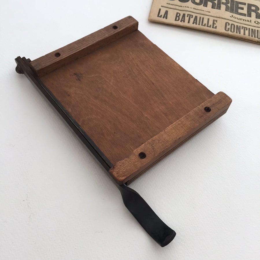 paper cutter / 古いイギリスのペーパーカッター裁断機 古道具裁断機