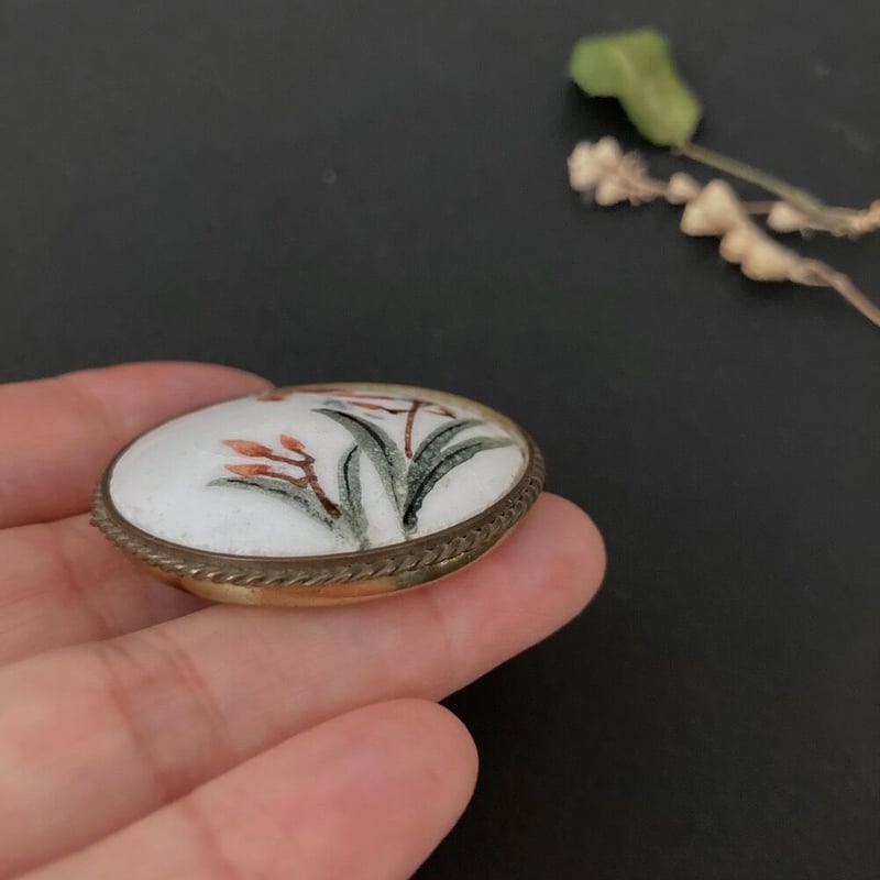 【希少!】西ドイツ製 ヴィンテージ 花柄 陶器ブローチ ゴールド ブロカント 希少!】西ドイツ製 ヴィンテージ 花柄 陶器ブローチ ゴールド