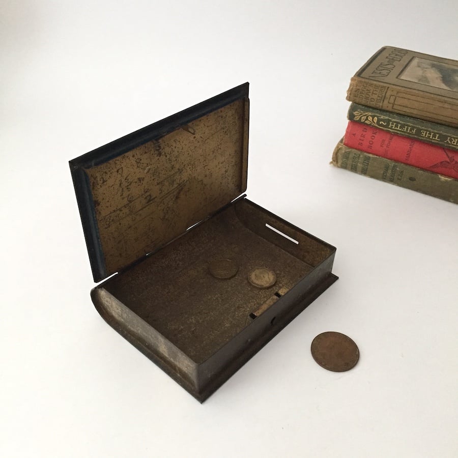 money tin box / アンティークブック型貯金箱 | cocon
