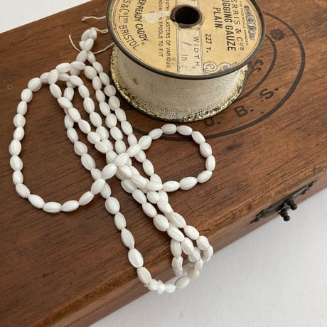 白ガラスビーズ　デットストック