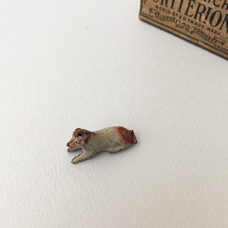 swan lead figure / 鉄の犬のフィギュリン