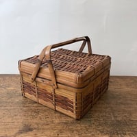 古い竹かご　竹細工　竹のバスケット