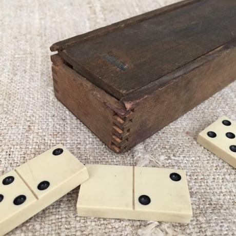 domino / アンティークドミノ