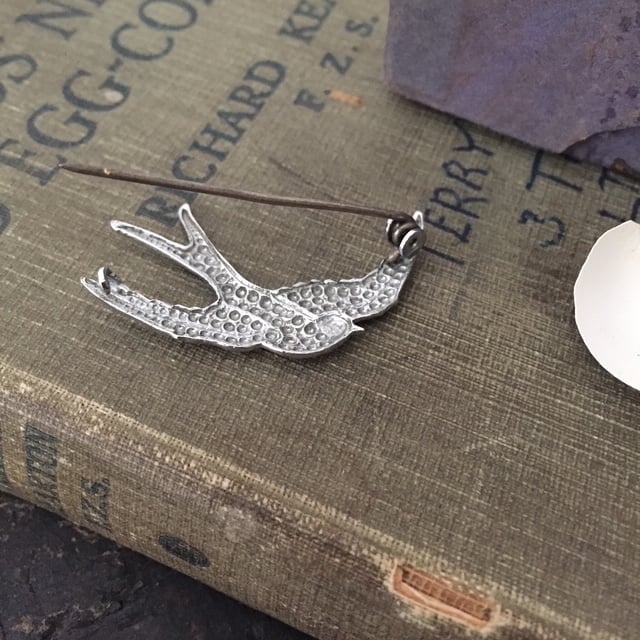 bird brooch / アンティークバードツバメブローチ | cocon