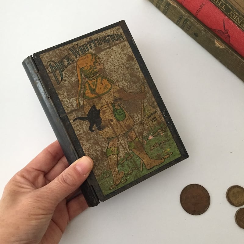 money tin box / アンティークブック型貯金箱 | cocon