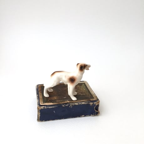 dog figure / アンティークボルゾイ犬の置きもの