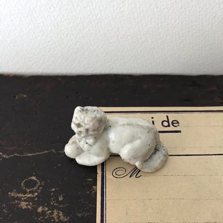 cat figure / アンティーク猫の置きもの