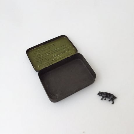 A Relliable tonic tin / アンティークイギリスティン缶