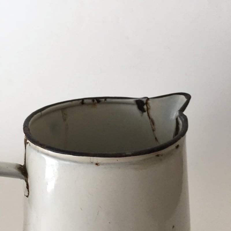 古い琺瑯のジャグ enamel jug / アンティークエナメルジャグ ホーロージャグ | cocon