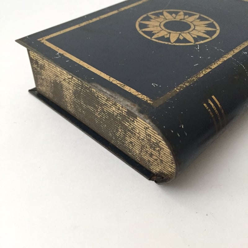 money tin box / アンティークブック型貯金箱 | cocon