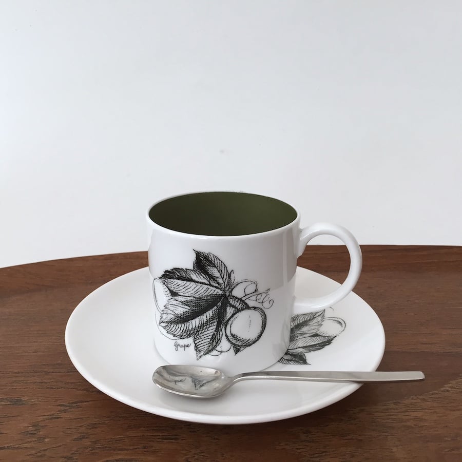 007  スージークーパー　ブラックフルーツ3個セット　エッグカップ susie cooper black fruit c&S pear / スージークーパーブラッ